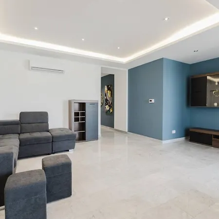 Apartamento Beachfront Flat With Sea Views By Homely Malta!