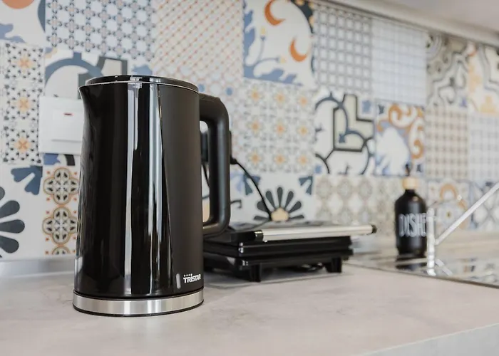 Beachfront Flat With Sea Views By Homely Malta! Διαμέρισμα *