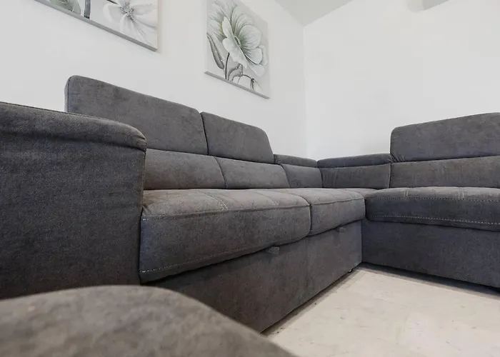 Διαμέρισμα Beachfront Flat With Sea Views By Homely Malta! *