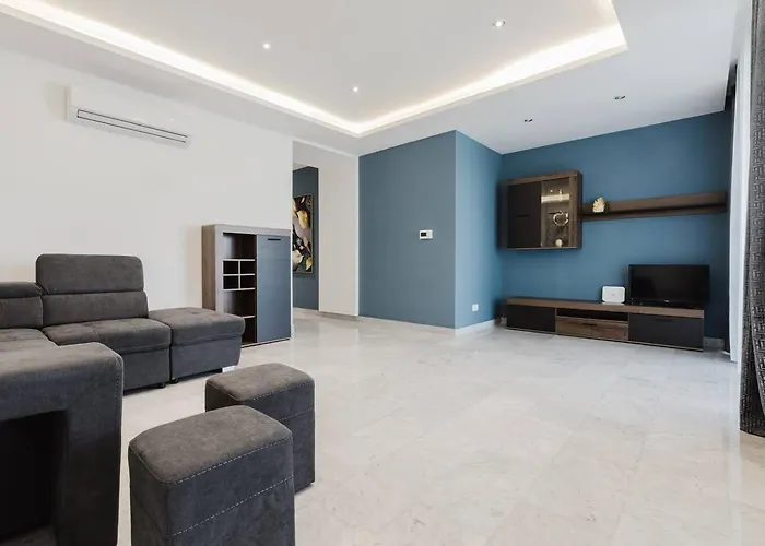 Διαμέρισμα Beachfront Flat With Sea Views By Homely Malta!