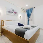 Beachfront Flat With Sea Views By Homely Malta! * Is-Sellum