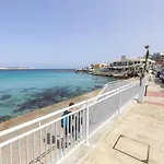 Apartamento Beachfront Flat With Sea Views By Homely Malta! Is-Sellum