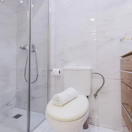 Beachfront Flat With Sea Views By Homely Malta! Is-Sellum