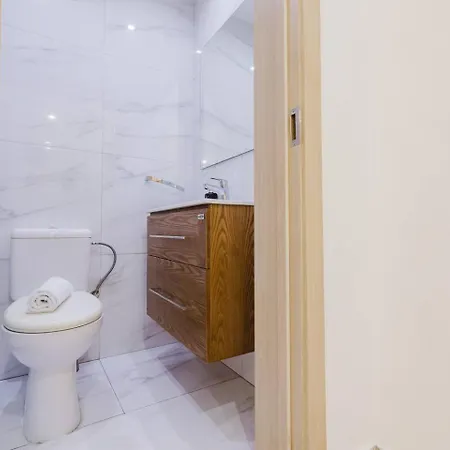 Seashore Flats Seconds To Sea By Homely Malta! *