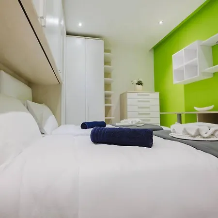 Seashore Flats Seconds To Sea By Homely Malta! Is-Sellum