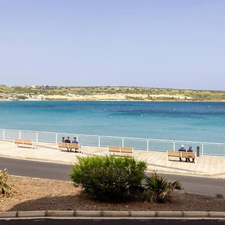 Beachfront Flat With Sea Views By Homely Malta! Apartman Is-Sellum