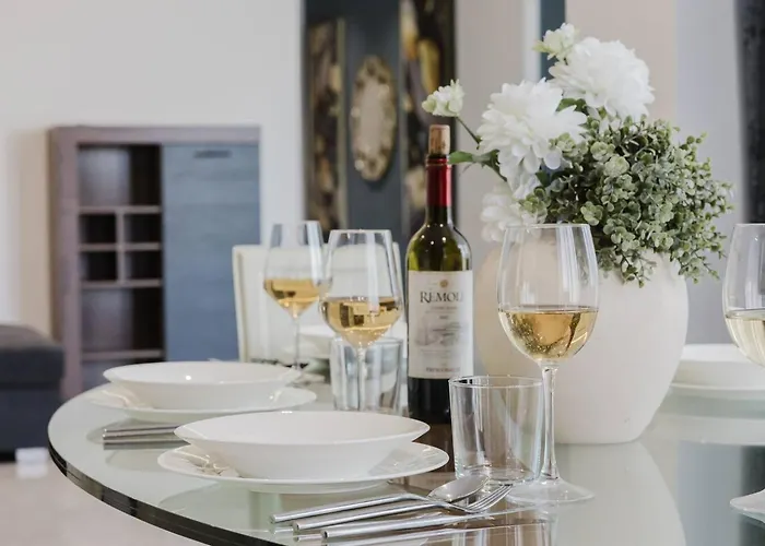 Beachfront Flat With Sea Views By Homely Malta! Daire