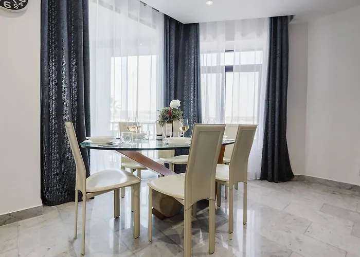 Beachfront Flat With Sea Views By Homely Malta! *